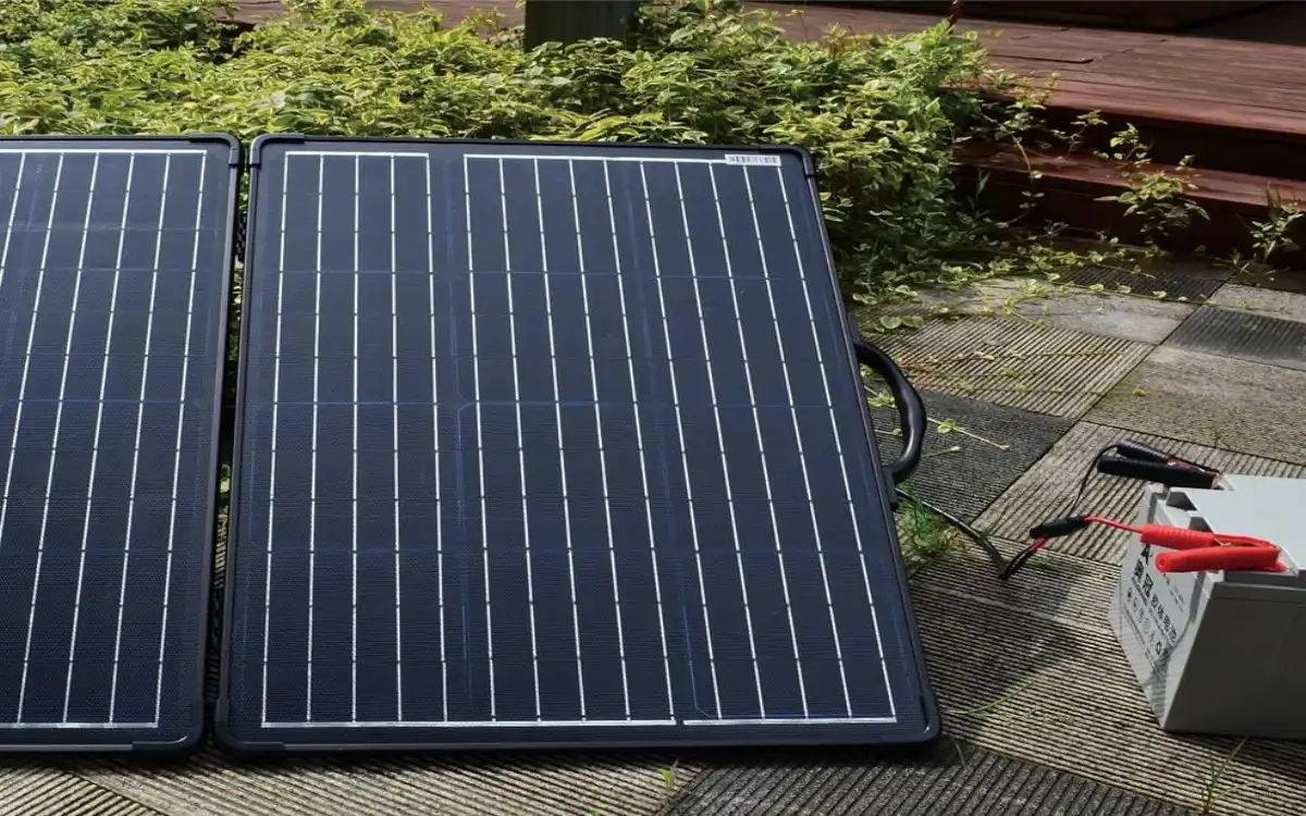 Portable Solar Panel for Battery Charging Portable solar panel for battery charging in off-grid applications